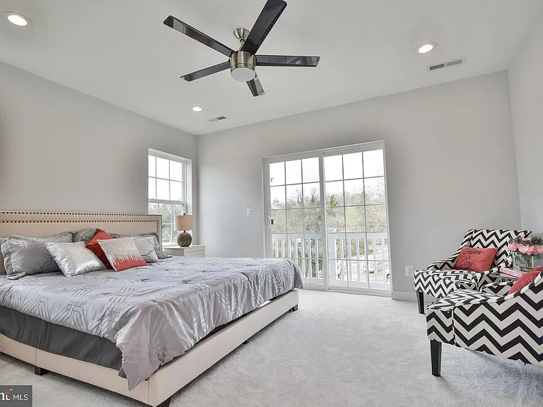 8276 Safarian Way — Photo 15