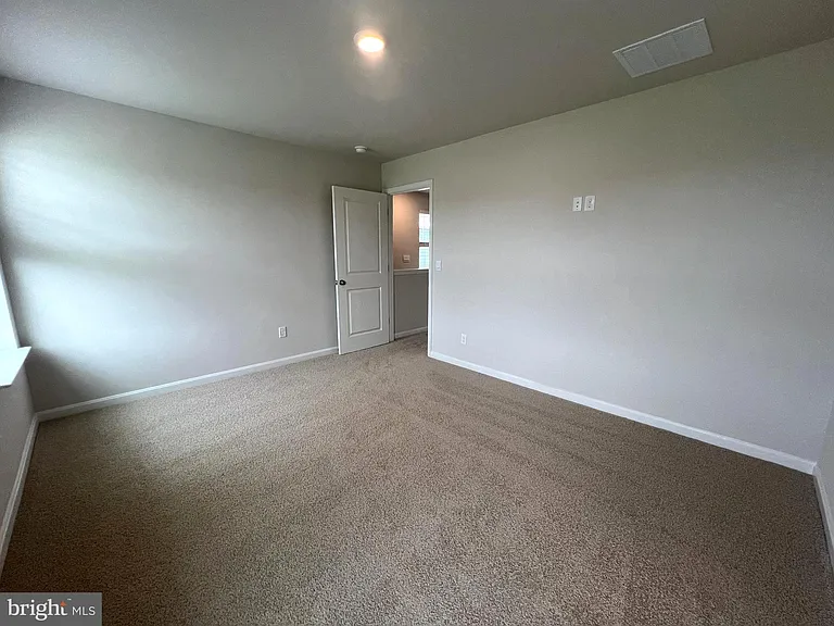 180 Hamstead Dr — Photo 13
