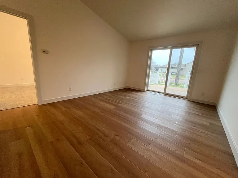 2504 E Augusta St — Photo 7