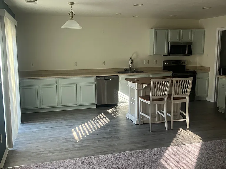 5396 S Picadilly Ct — Photo 3