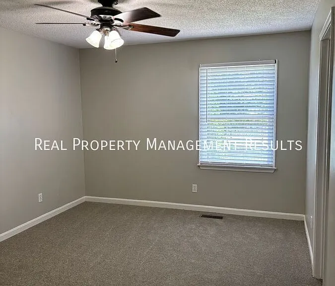 2841 Squire Ln — Photo 14