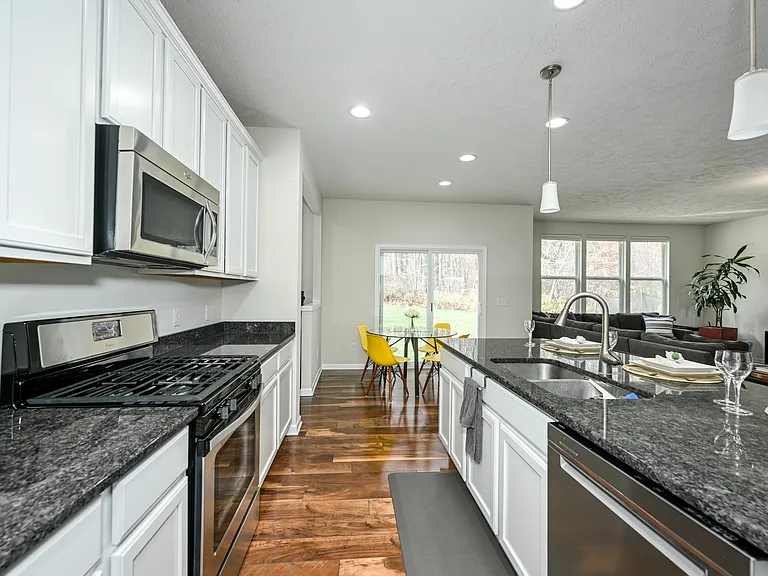 4816 Lake View Dr — Photo 25