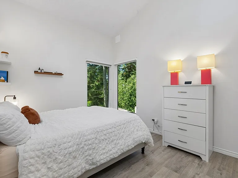 5620 Larson Pl — Photo 24