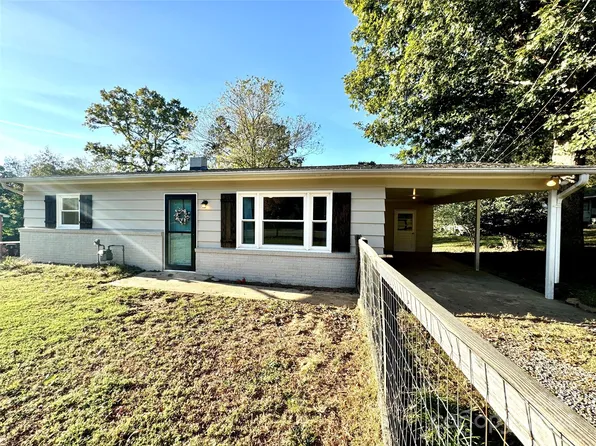 190 Hickman Ave, Hudson, NC 28638