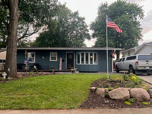 1st image of 1611 Douglas Ave