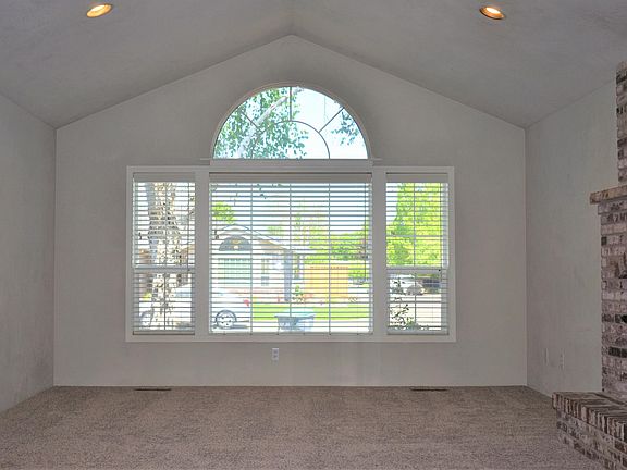 3rd image of 1567 Saratoga Dr