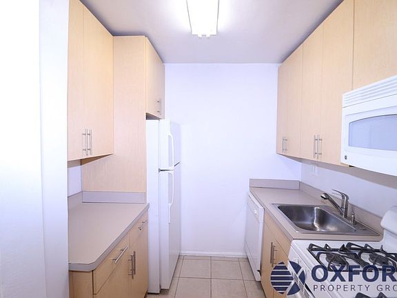 5th image of 143-45 Sanford Ave #206S