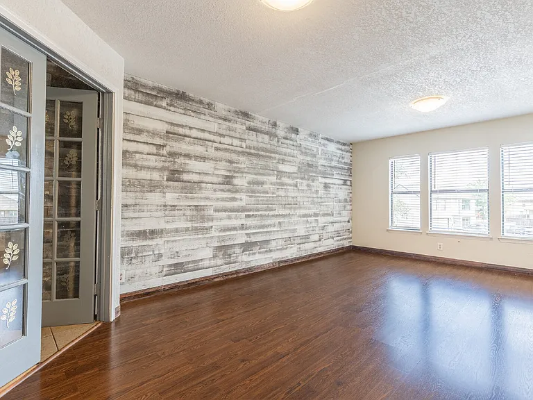 5702 Sunrise Laurel — Photo 28