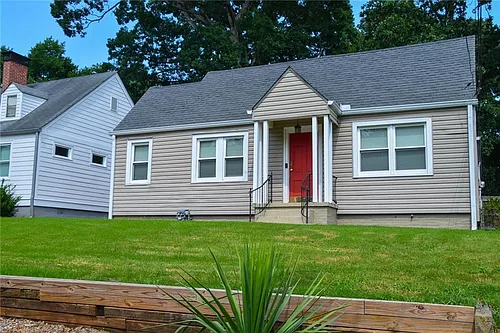 184 Clifton St SE Photo 1