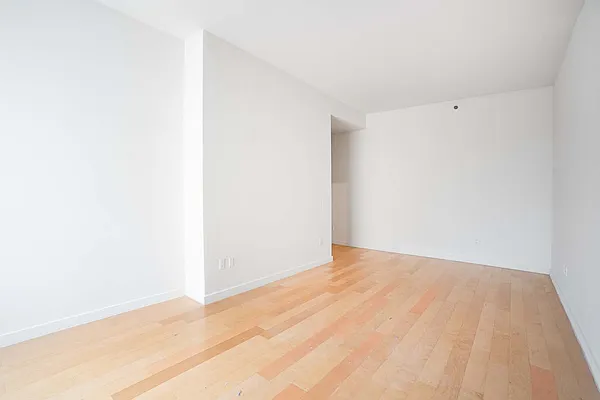 Rented by Waldstar Real Estate LLC | media 3