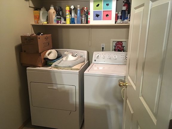 3rd image of 430 Greenway Ave