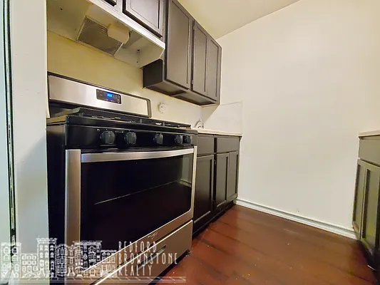 Rented by Bedford Brownstone Realty | media 2