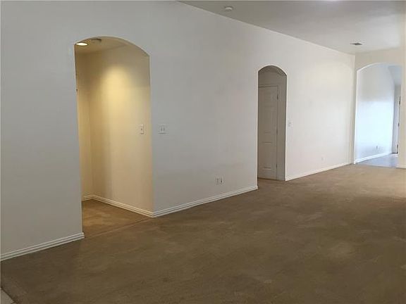 3rd image of 905 Fenimore Dr