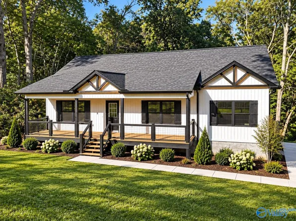 1908 Brown St, Guntersville, AL 35976