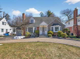 3 N Avalon Road, Great Neck, NY 11021