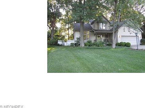 1st image of 104 Pin Oak Pl