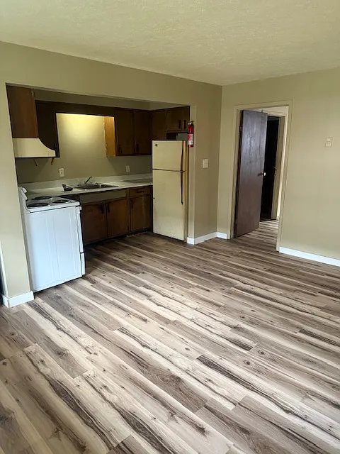 204 N. Warren (Green Acres) — Photo 3