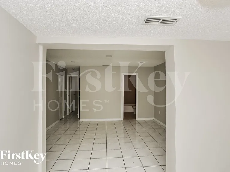 4610 SW 143rd Ct W — Photo 9