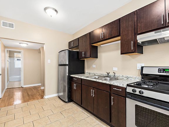 2nd image of 8047 S Manistee Ave APT 3w