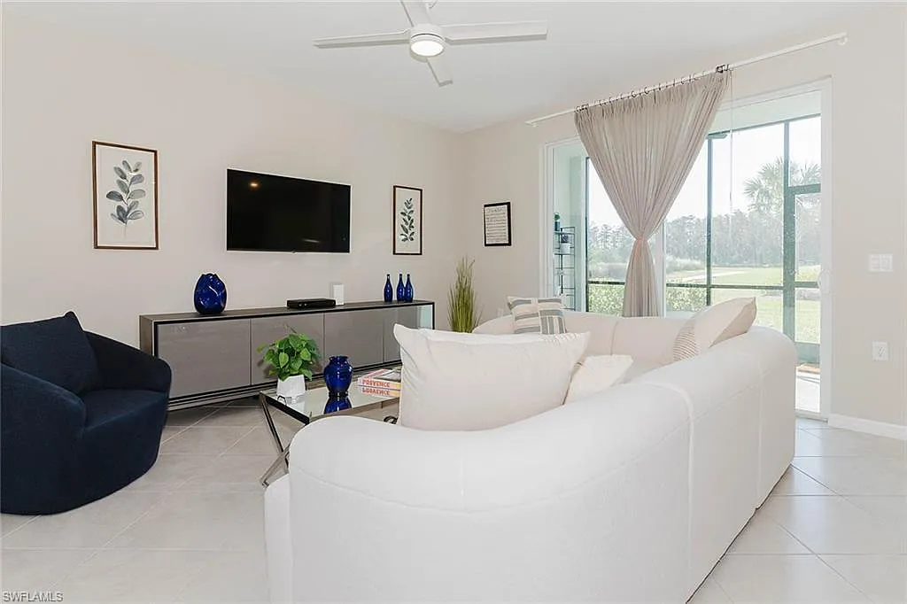 2 bed, 2.0 bath, 1366 sqft, $5,995 — Photo 2