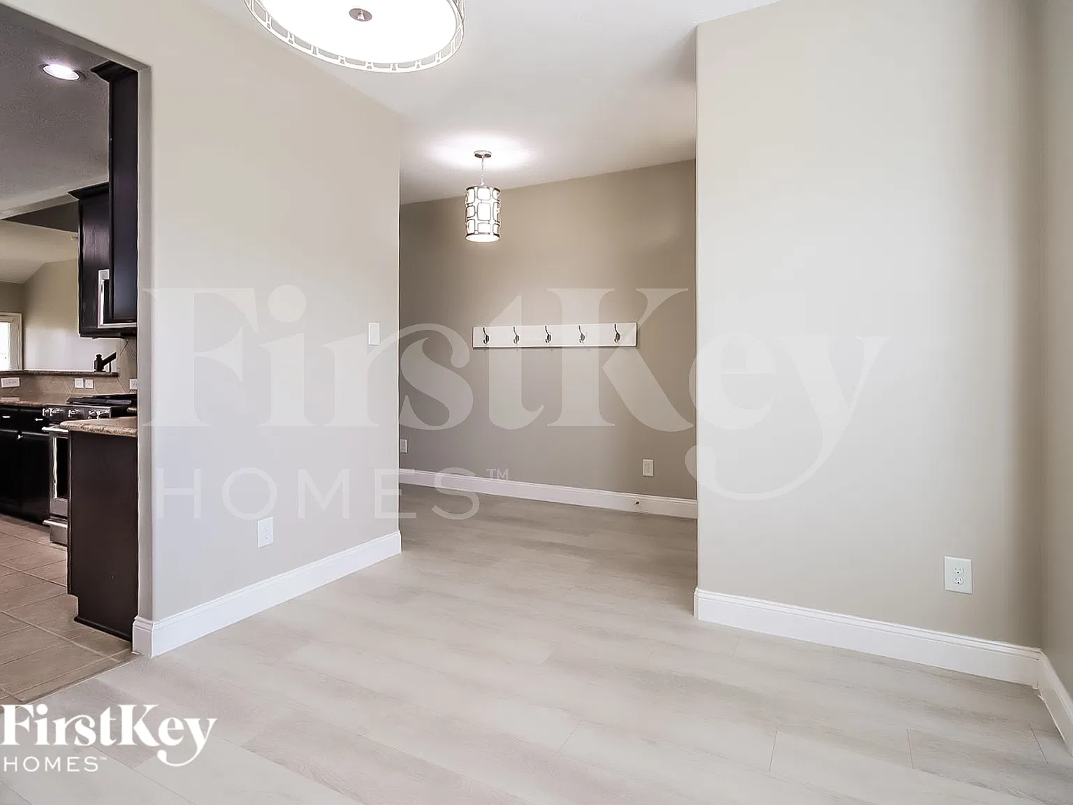 4 bed, 3.5 bath, 2863 sqft, $2,565 — Photo 4