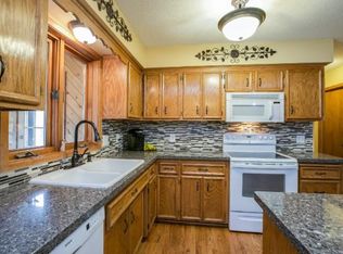 10462 Covington Cir, Eden Prairie, MN 55347