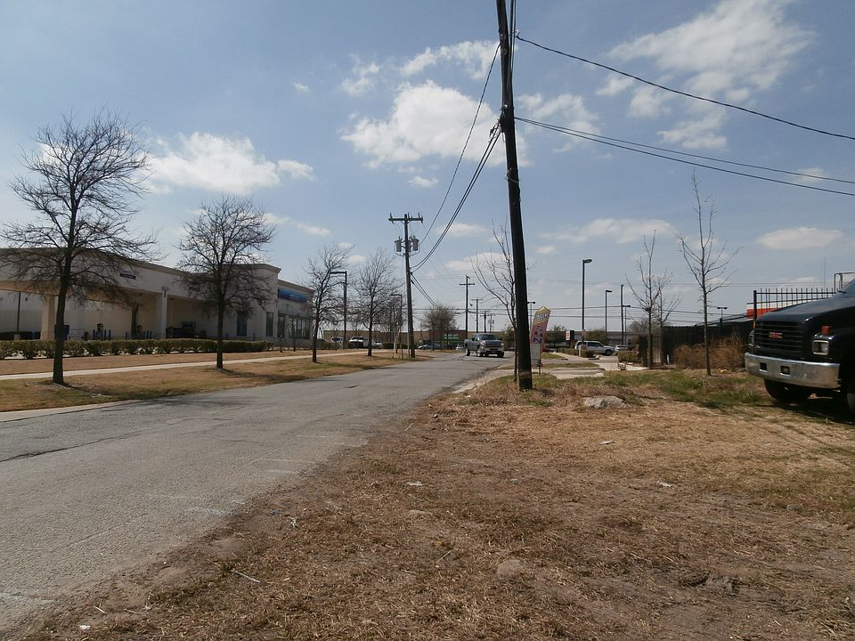 2nd image of 8127 Bearden Ln