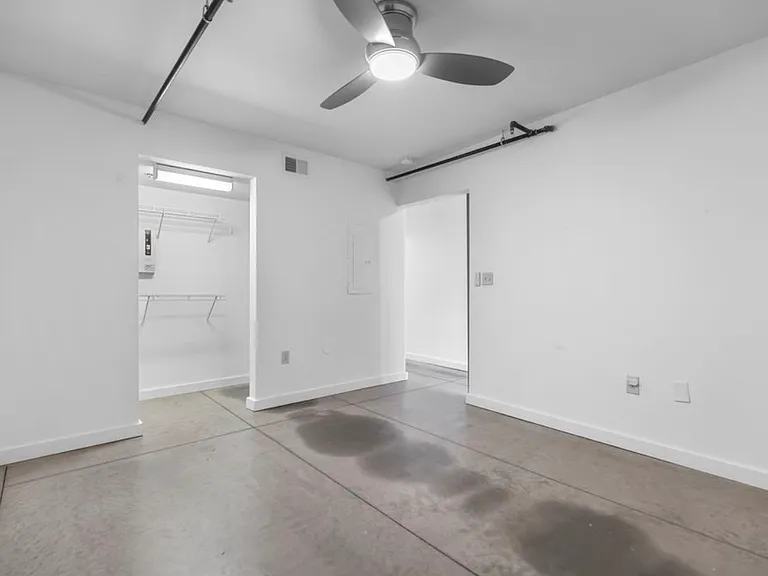 400 Mills Ave #409 — Photo 9