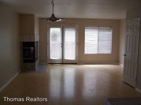 4th image of 3137 Dickens St