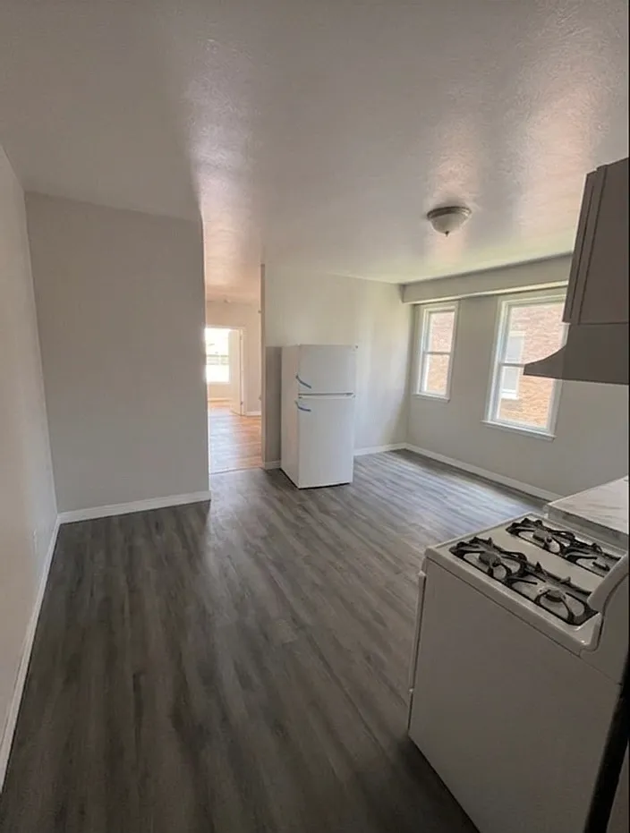 2 bed, $1,600 — Photo 2