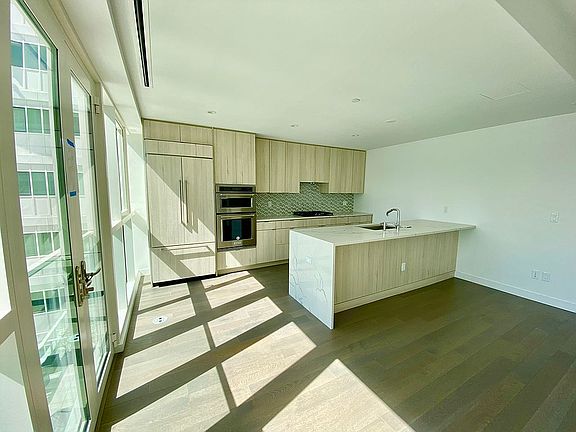 2 Juliette balconies