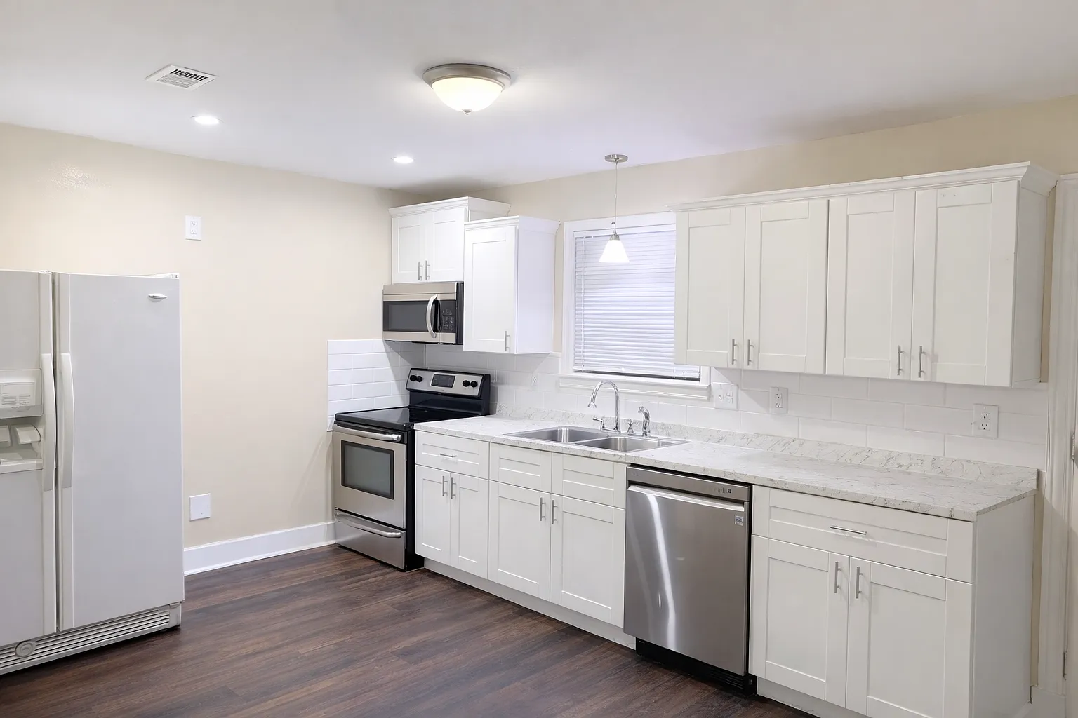 2 bed, 1.0 bath, 1100 sqft, $1,450 — Photo 4