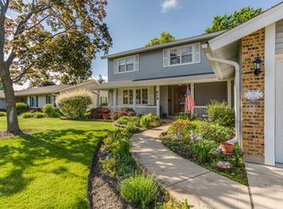 314 Wellington Ave, Elk Grove Village, IL 60007