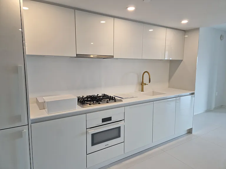 1033 Nelson St #28XX — Photo 7