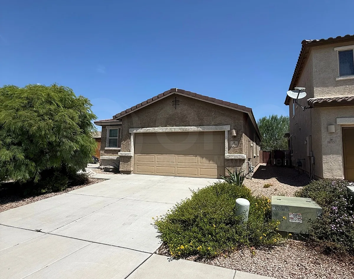3 bed, 2.0 bath, 1444 sqft, $1,799 — Photo 2