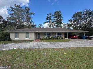 2042 Conway Dr, Waycross, GA 31503