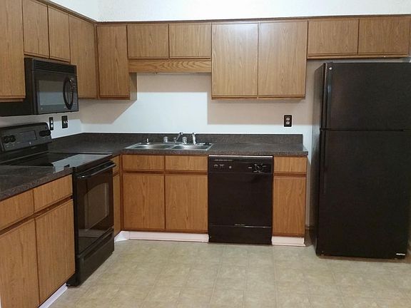 2nd image of 2424 Woodstock Ave
