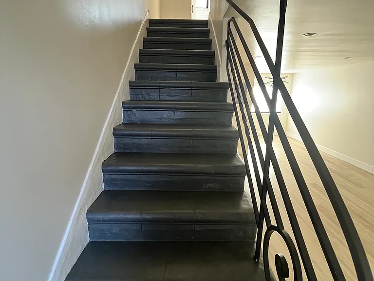 6958 Woodman Ave #14 — Photo 6
