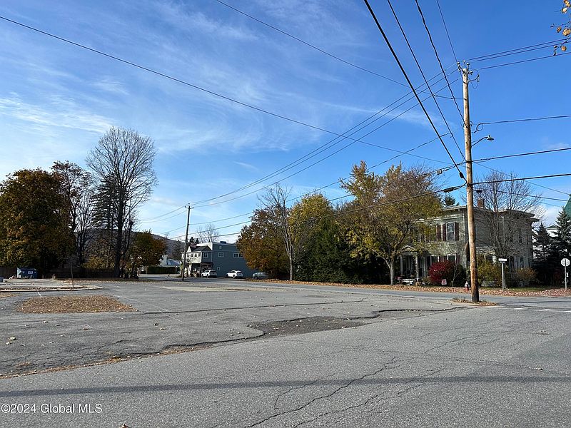 4th image of 202 Bridge Street