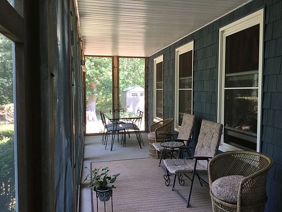 Screened in front porch