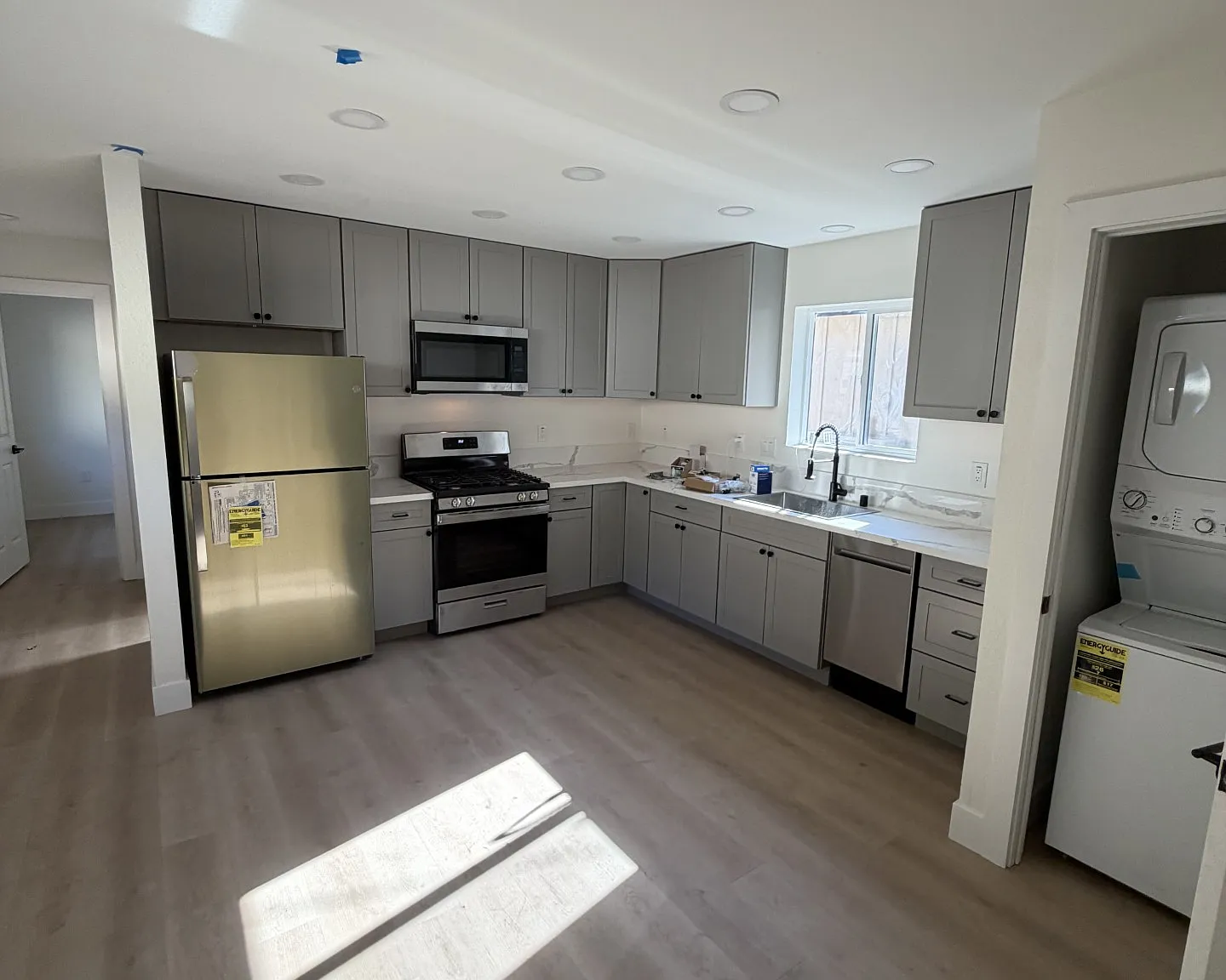 2 bed, 704 sqft, $1,650 — Photo 2
