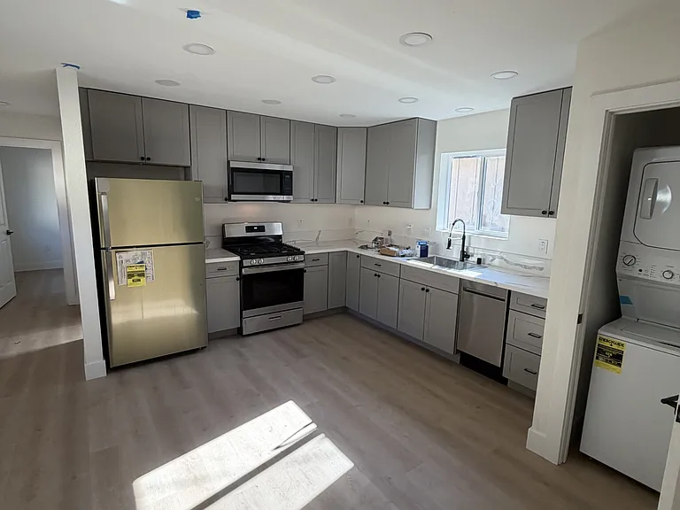 1844 Arcadian Ave #5 — Photo 2