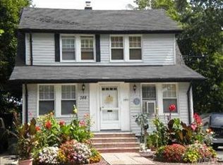 388 N Wellwood Ave, Lindenhurst, NY 11757