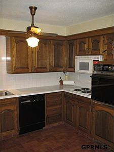 3rd image of 9805 Charles St