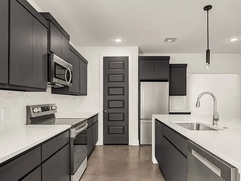 3006 Alpha Wolf Ct — Photo 6