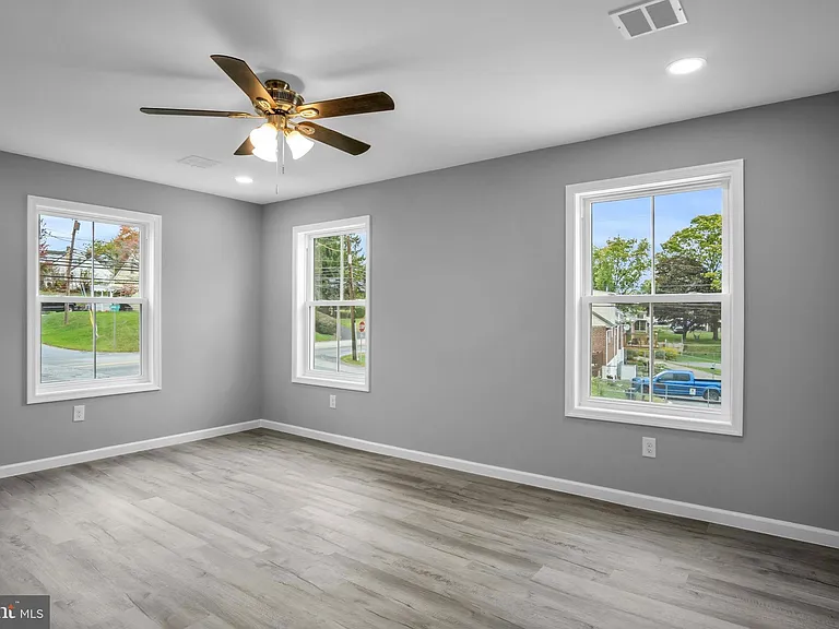 1500 Embassy Dr #A — Photo 17