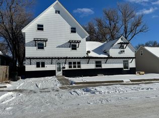614 3rd Ave W, Williston, ND 58801