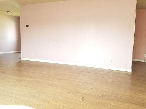 3rd image of 11901 55th Ave NE Unit 12