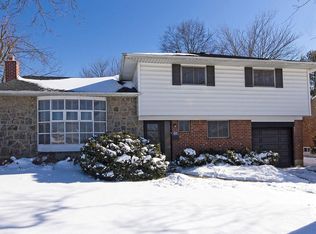68 Deborah Dr, Plainview, NY 11803
