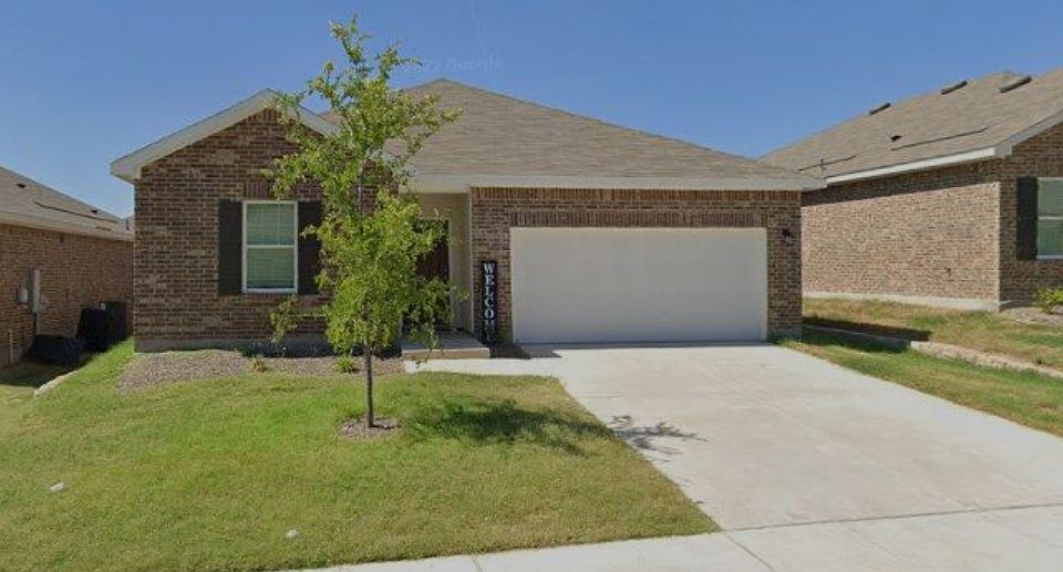 1st image of 747 Crestridge Dr
